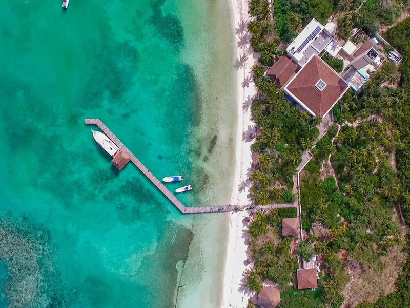 Excursión Isla Contoy Isla Mujeres dron