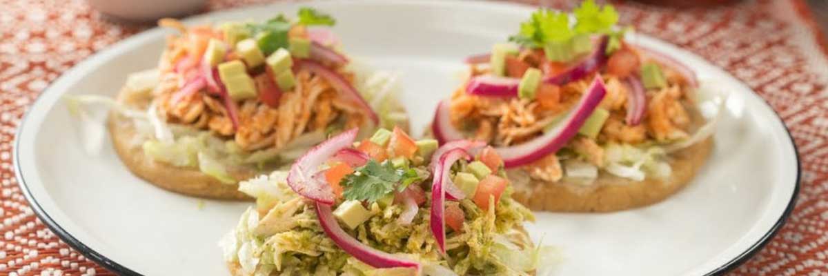 Salbutes y panuchos